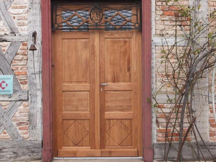 Spécialiste en menuiserie porte Louhans